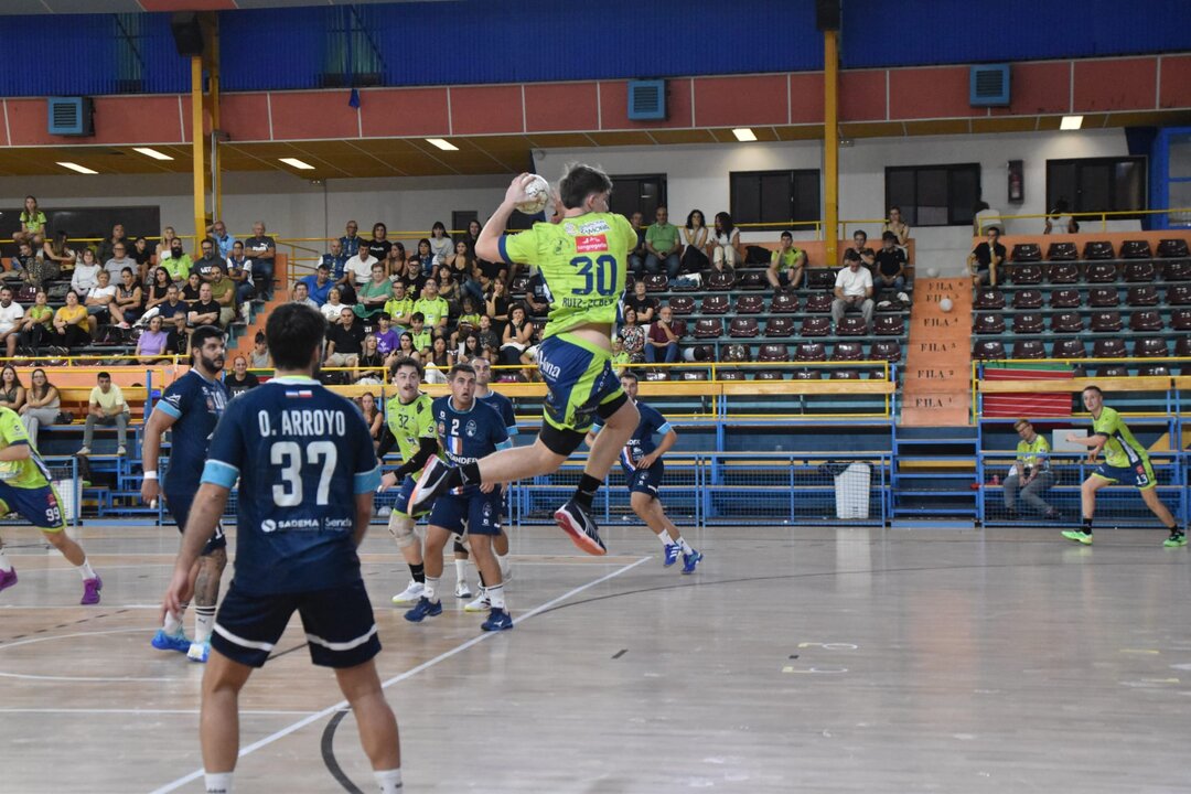 Ambiente de gala y victoria pistacho en Zamora: 31-28 frente al Astillero