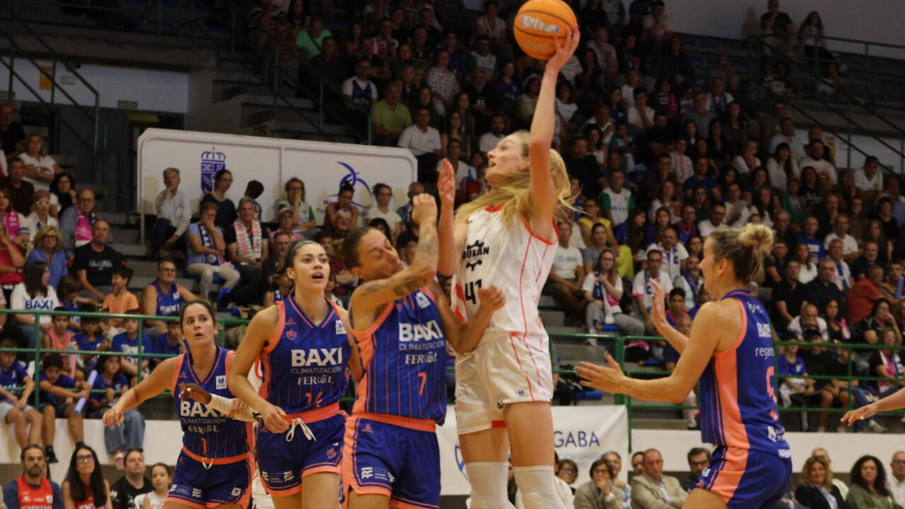 60-64. El Ensino entrega la Copa Galicia en el tramo final