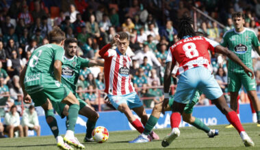 2-1. El CD Lugo remonta al Rácing en un derbi para el recuerdo