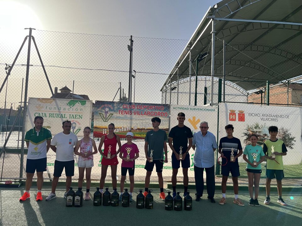 Dos finalistas del Tenis Club Recreativo Repsol Puertollano en el Trofeo 'Fundación Caja Rural' de Jaén