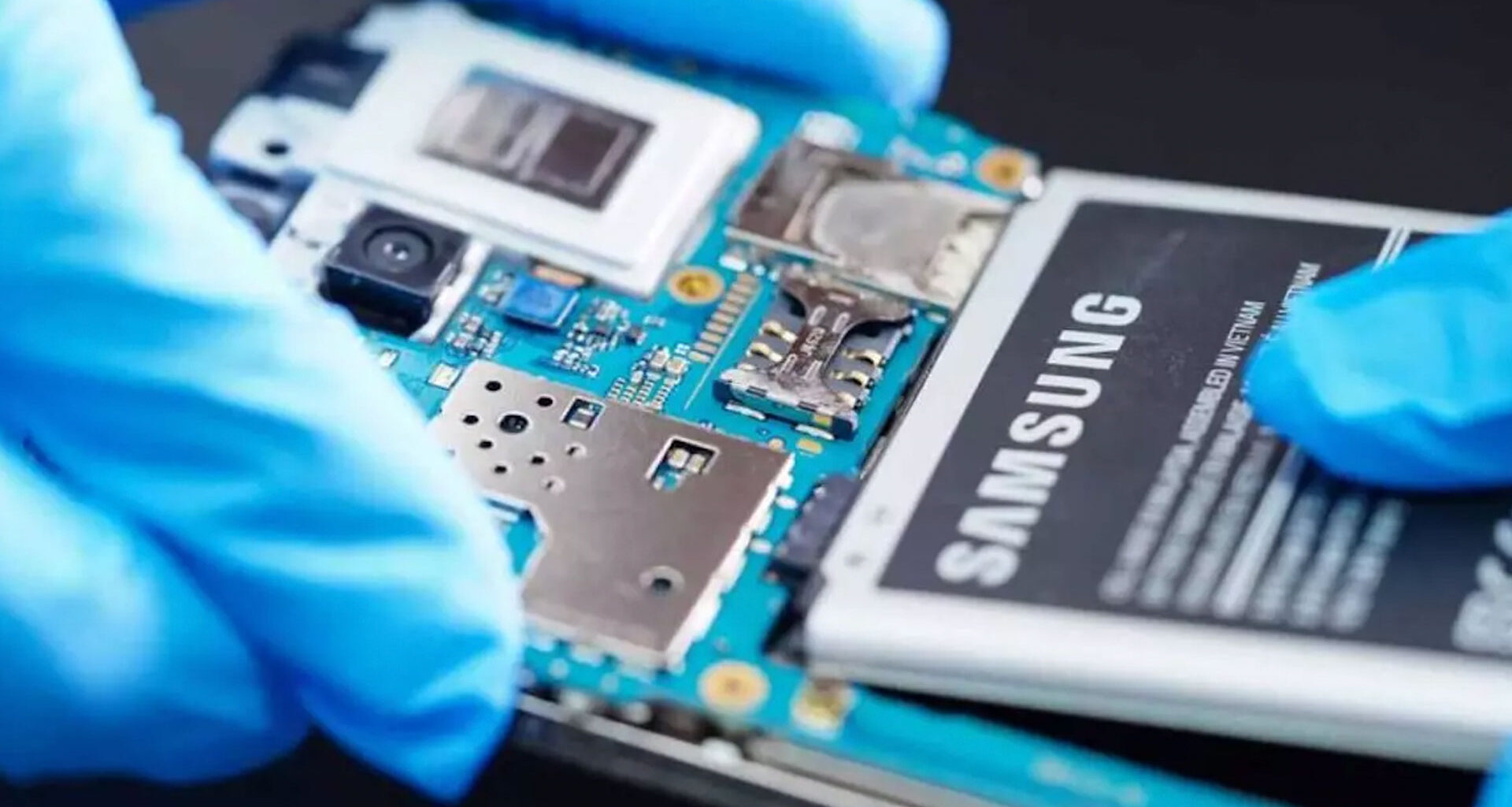 Samsung presenta un sistema de reparación insitu en Madrid para sus clientes de Galaxy Z y S Ultra