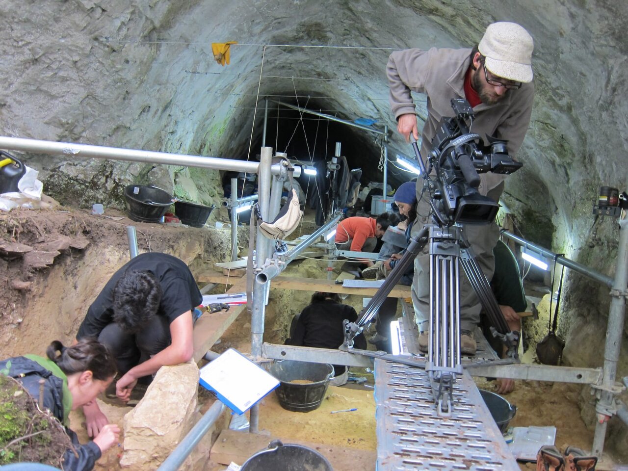 El documental de la Cova Eirós se estrenará en octubre en toda Galicia