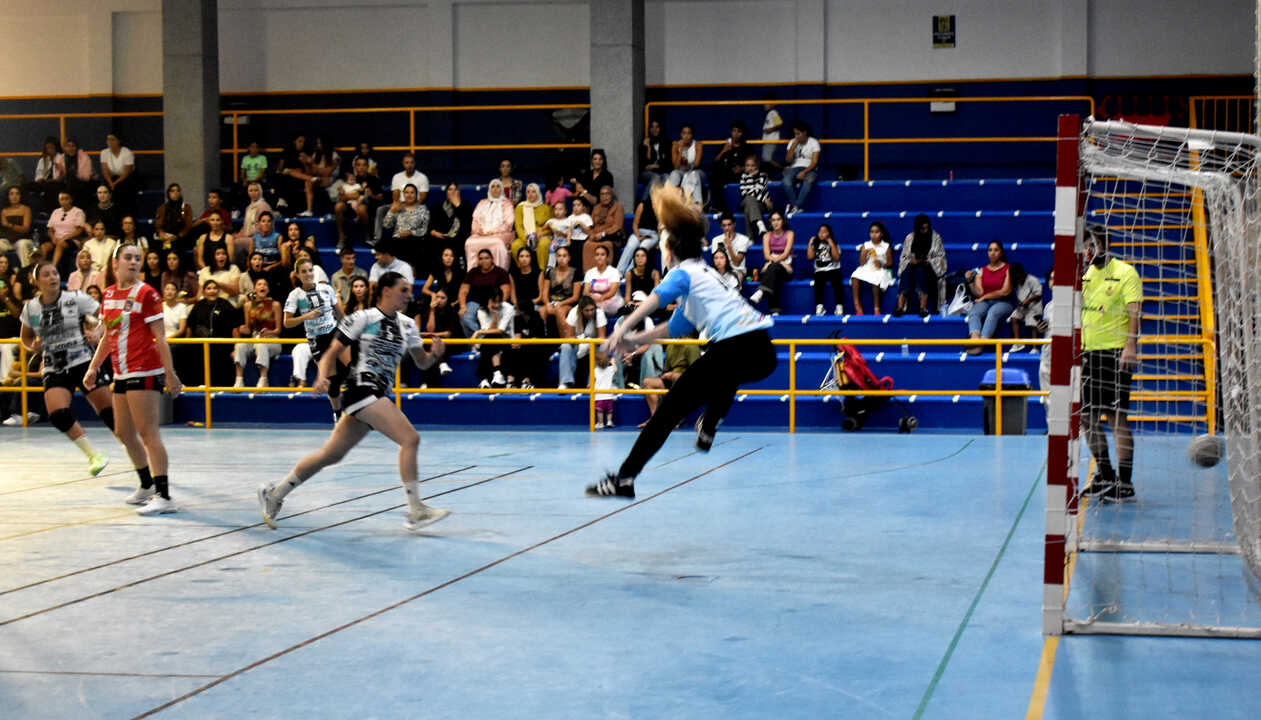 El Balonmano Estudiantes arranca el curso con un gran triunfo ante Roquetas