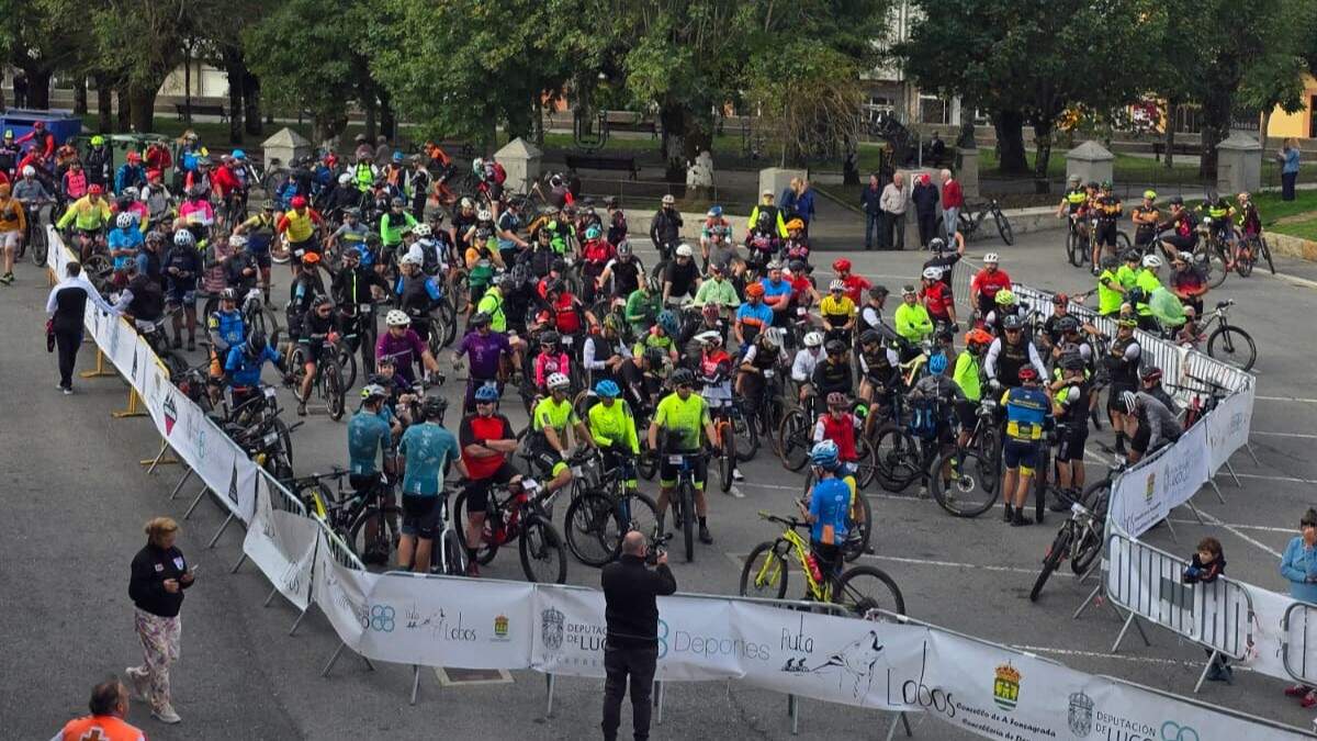 La ruta de Os Lobos convocó en A Fonsagrada a cerca de 250 ciclistas aficionados