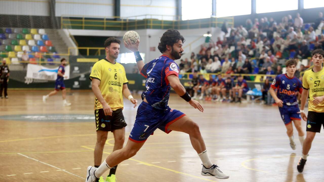 32-27. El Teucro exhibe su poderío en casa