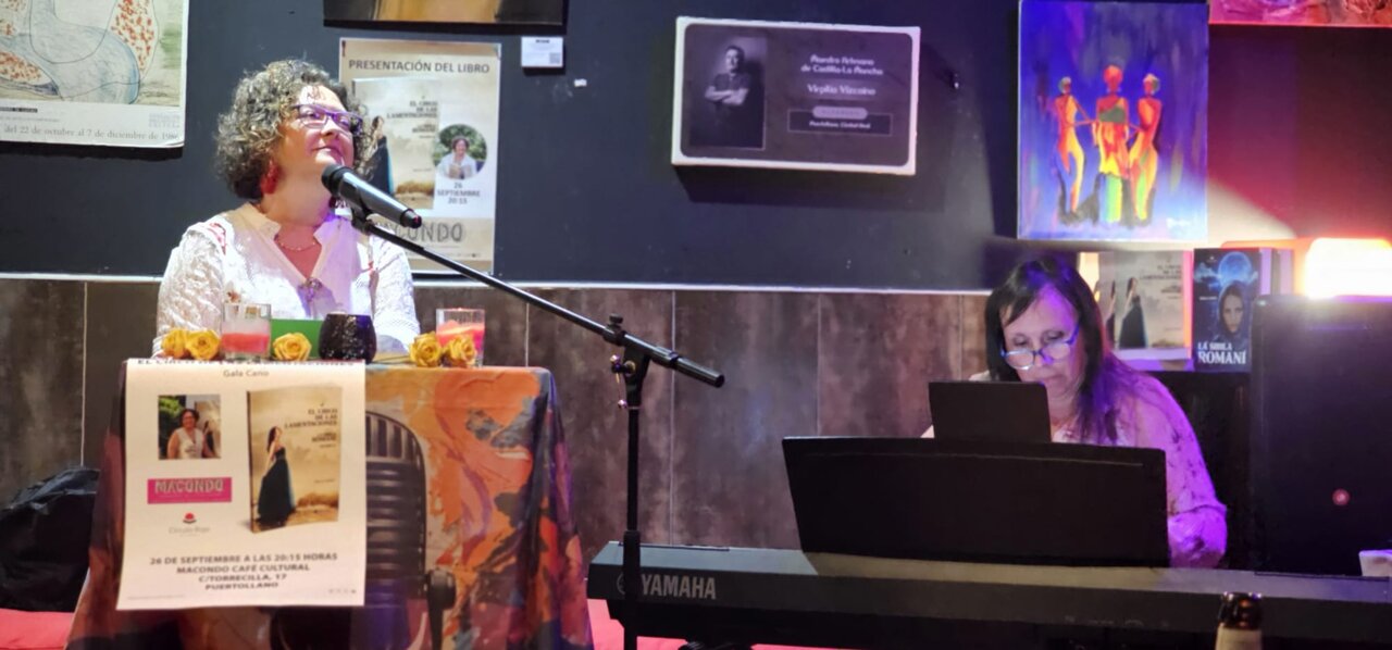 Gala Cano presenta 'El circo de las lamentaciones' en el Café 'Macondo' de Puertollano