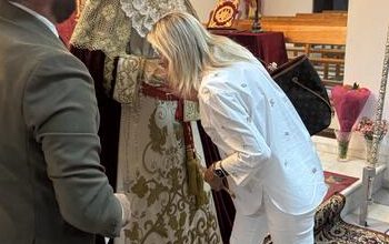 Un besamanos pone fin a los actos por La Merced