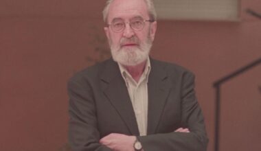 Cien años del nacimiento del poeta asturiano Ángel González
