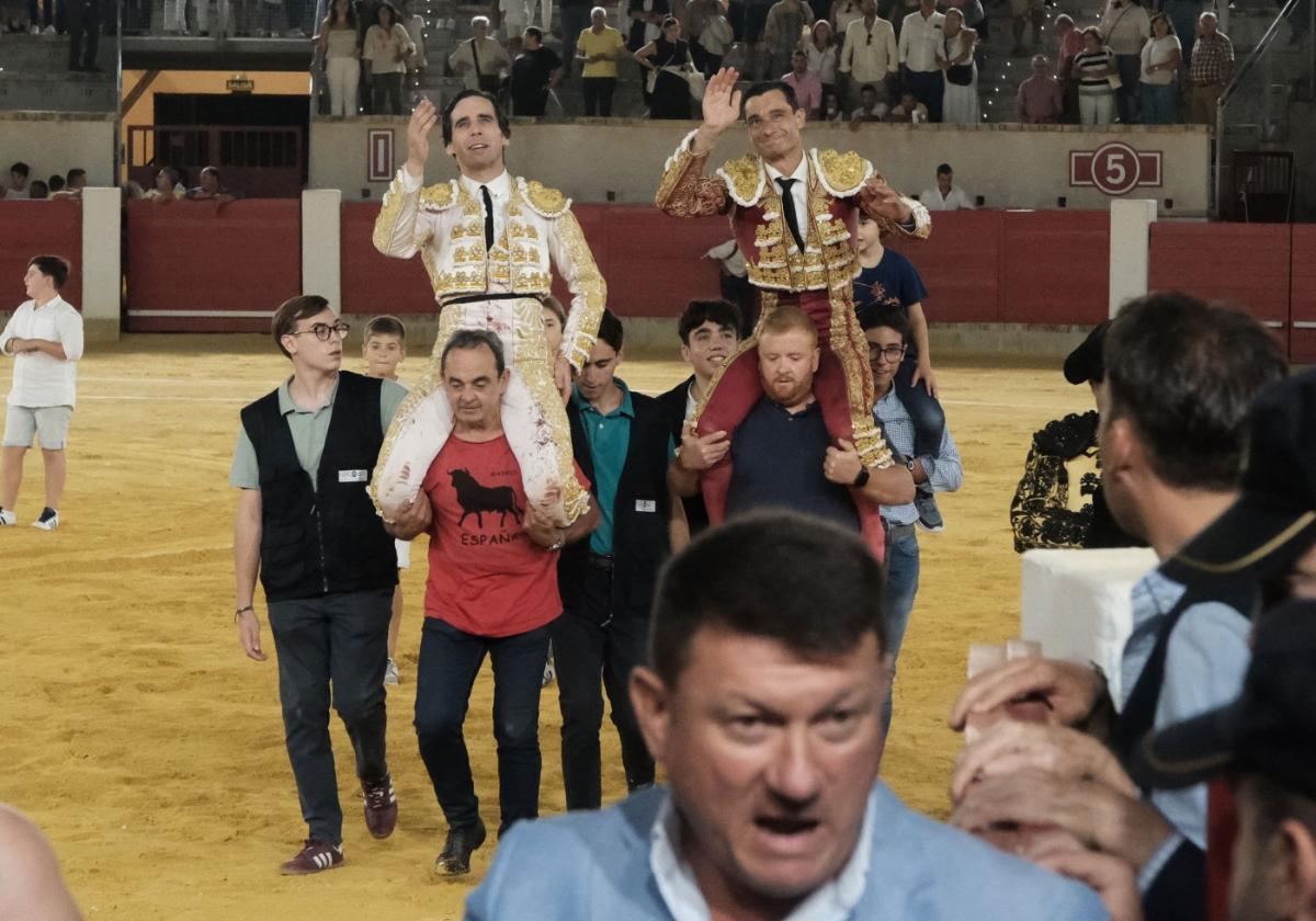 Sigue la racha de Ureña: cuatro orejas en Lorca