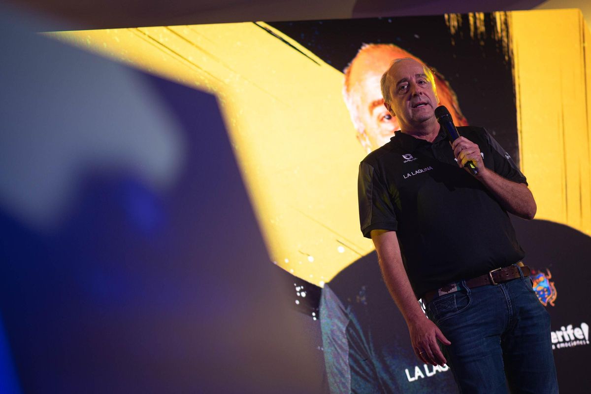 Vidorreta, durante su alocución en el Hotel Mencey.