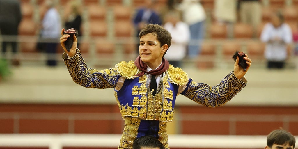 Aarón Palacio, aldabonazo de ilusión y torería a las orillas del Ebro