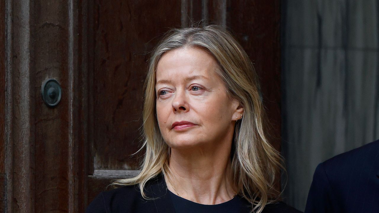 Lady Helen Taylor rinde un emotivo homenaje a su madre luciendo el anillo de compromiso de la duquesa de Kent en su funeral y velatorio privado