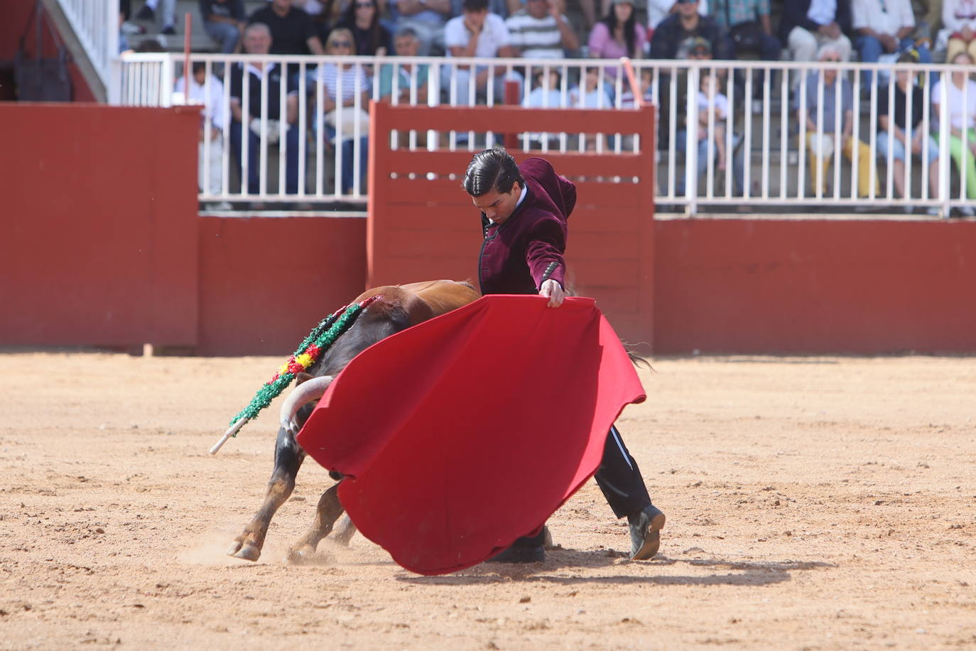 Oreja para Hernández y León en la última clase práctica del Certamen