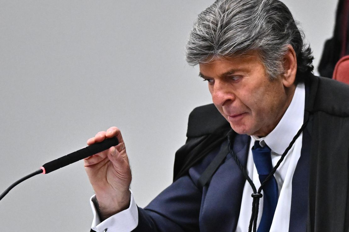 El juez de la Primera Sala de la Corte Suprema de Brasil Luiz Fux participa en el juicio por intento de golpe de Estado del expresidente de Brasil Jair Bolsonaro.