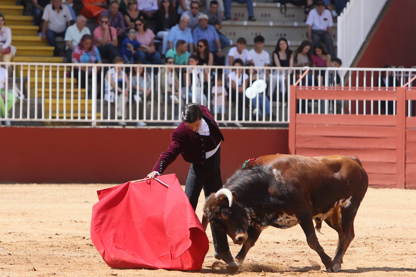 Oreja para Hernández y León en la última clase práctica del Certamen