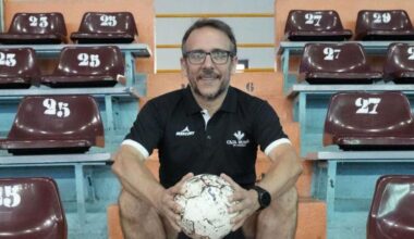 Félix Mojón, entrenador del BM Zamora, en el Ángel Nieto.