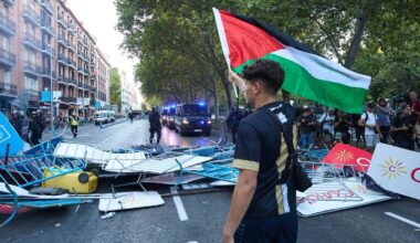 Un momento de la protesta que impidió el normal desarrollo de la última etapa de la Vuelta Ciclista a España.