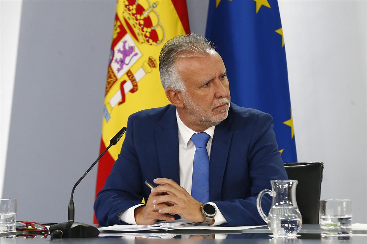 El ministro de Política Territorial y Memoria Democrática, Ángel Víctor Torres, en la rueda de prensa tras el Consejo