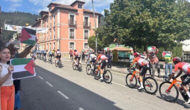 Manifestaciones propalestinas en la Vuelta Ciclista España a su paso por Asturias