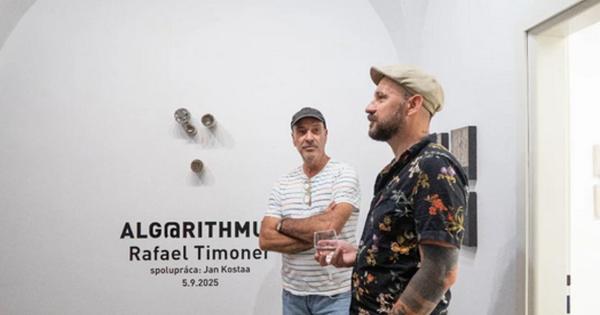 El arte de Rafael Timoner que brota entre las algas y el algoritmo