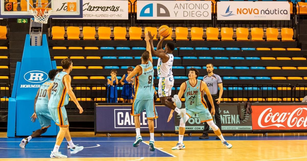 El Hestia Menorca inaugura un ilusionante curso en casa ante el Monbus Obradoiro