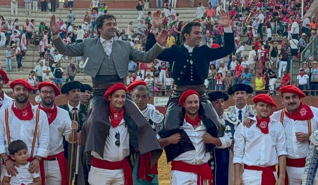 Triunfan Andrés Romero y Sebastián Fernández en Tordesillas; cinco orejas en El Barraco...