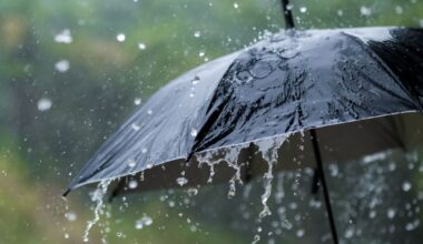 España se despide del verano: la llegada de un frente dejará lluvias y una fuerte bajada de las temperaturas | Sociedad