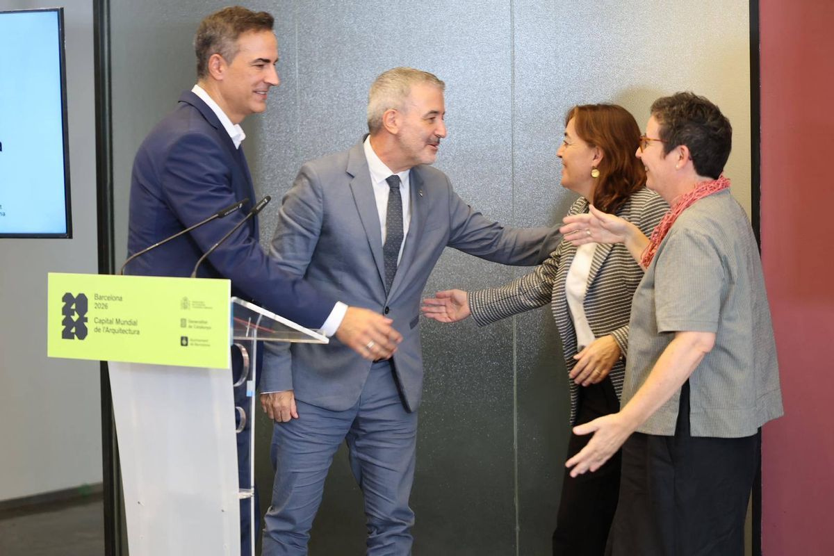 De izquierda a derecha, Iñaqui Carnicero, Jaume Collboni, Sílvia Paneque y Maria Buhigas, en la presentación del avance del programa de Barcelona como Capital Mundial de la Arquitectura en 2026
