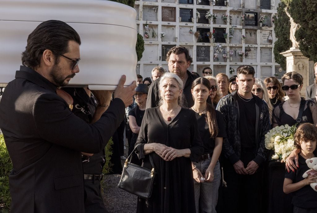 Álvaro Morte se reencontrará con otros dos miembros de 'La casa de papel', Hovik Keuchkerian y Kiti Mánver, en 'Dos tumbas'
