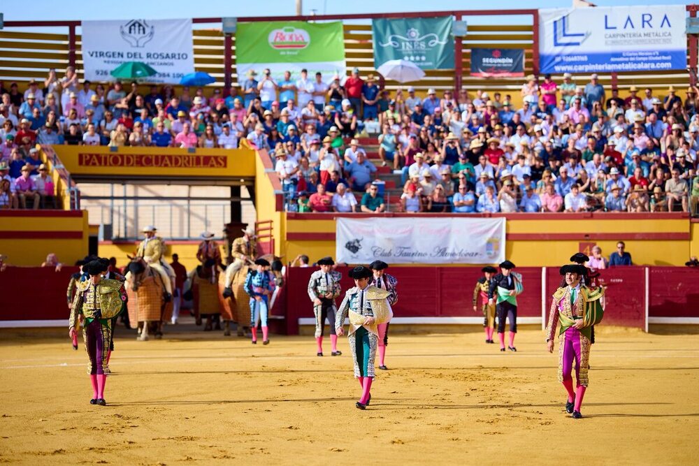 Morante y Talavante, a hombros en Almodóvar