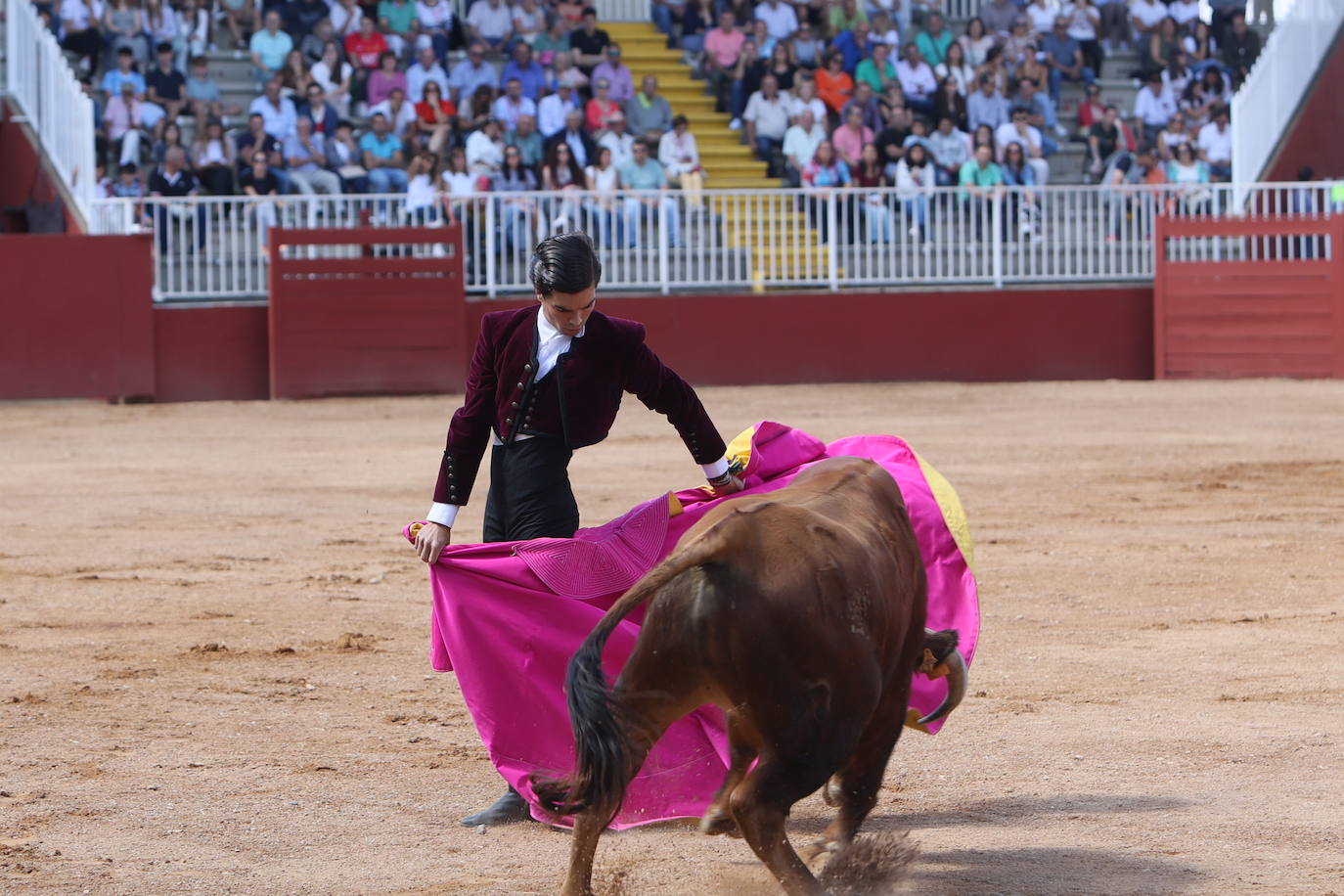 Oreja para Hernández y León en la última clase práctica del Certamen