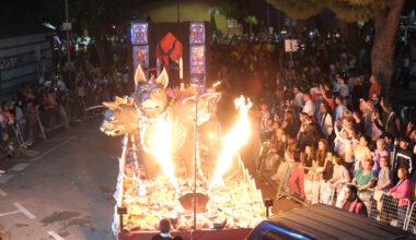 El Desfile de Carrozas, acto central de las Fiestas de Septiembre  