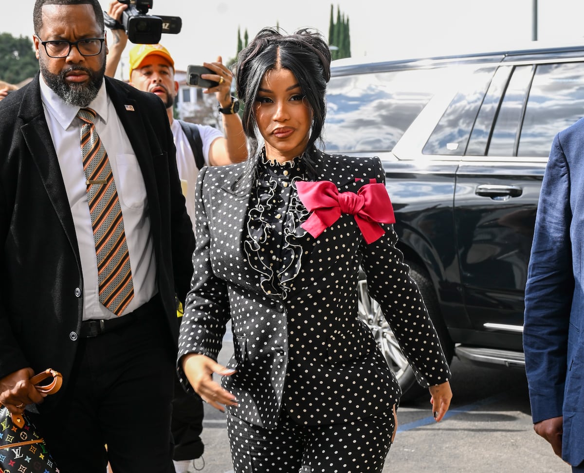 Un juez absuelve a la rapera Cardi B de una demanda de agresión contra una guardia de seguridad | Gente