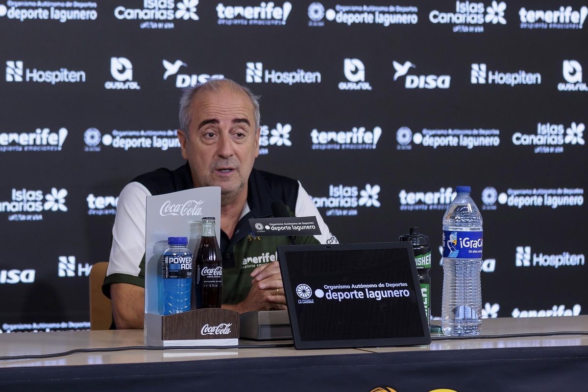 Txus Vidorreta, durante la rueda de prensa ofrecida antes de viajar a la Supercopa.