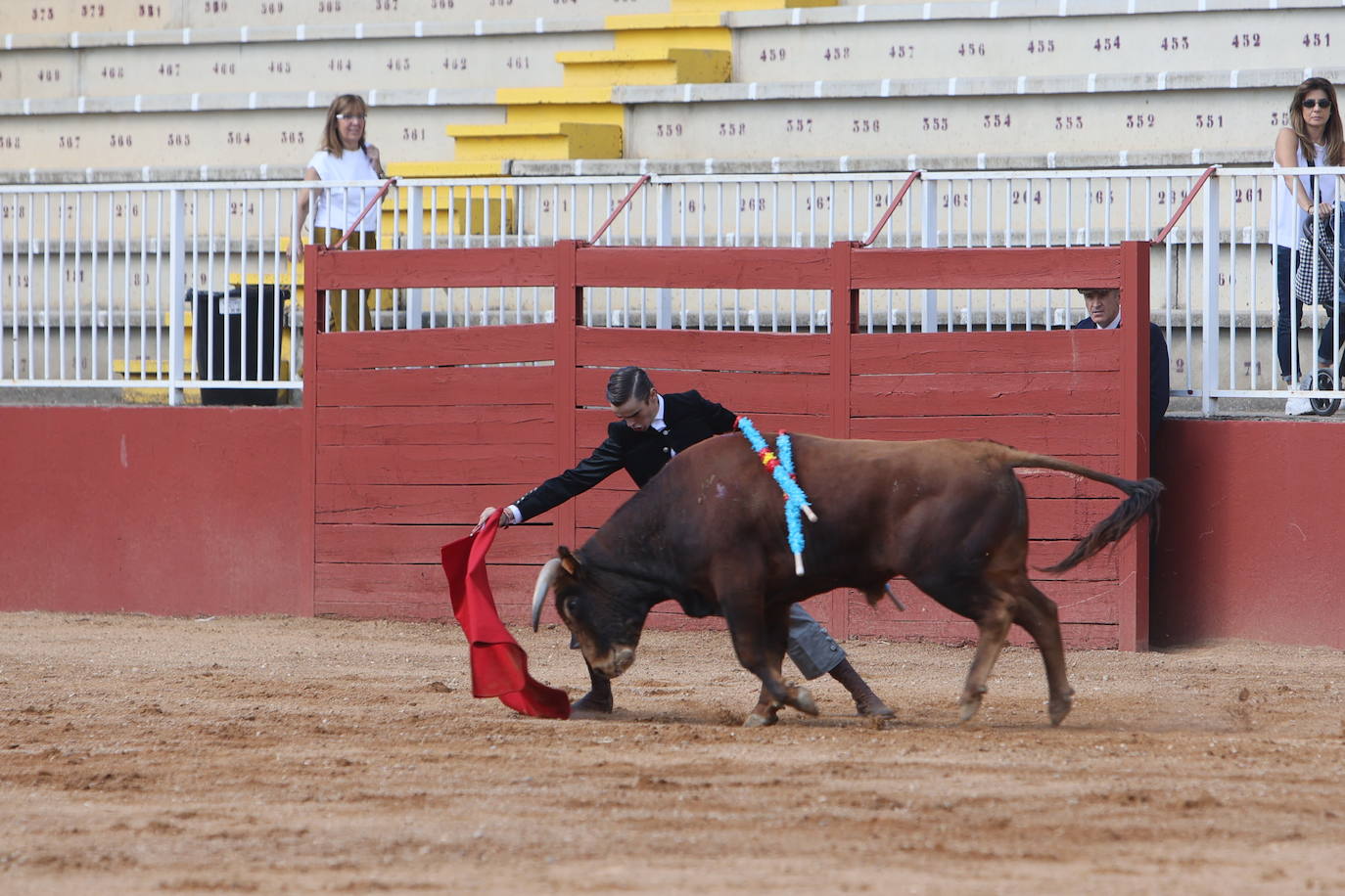 Oreja para Hernández y León en la última clase práctica del Certamen