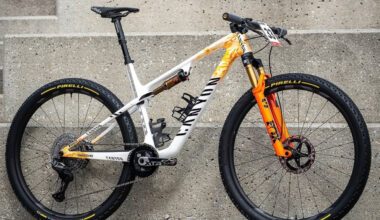 Van der Poel estrena bici para el Mundial XCO