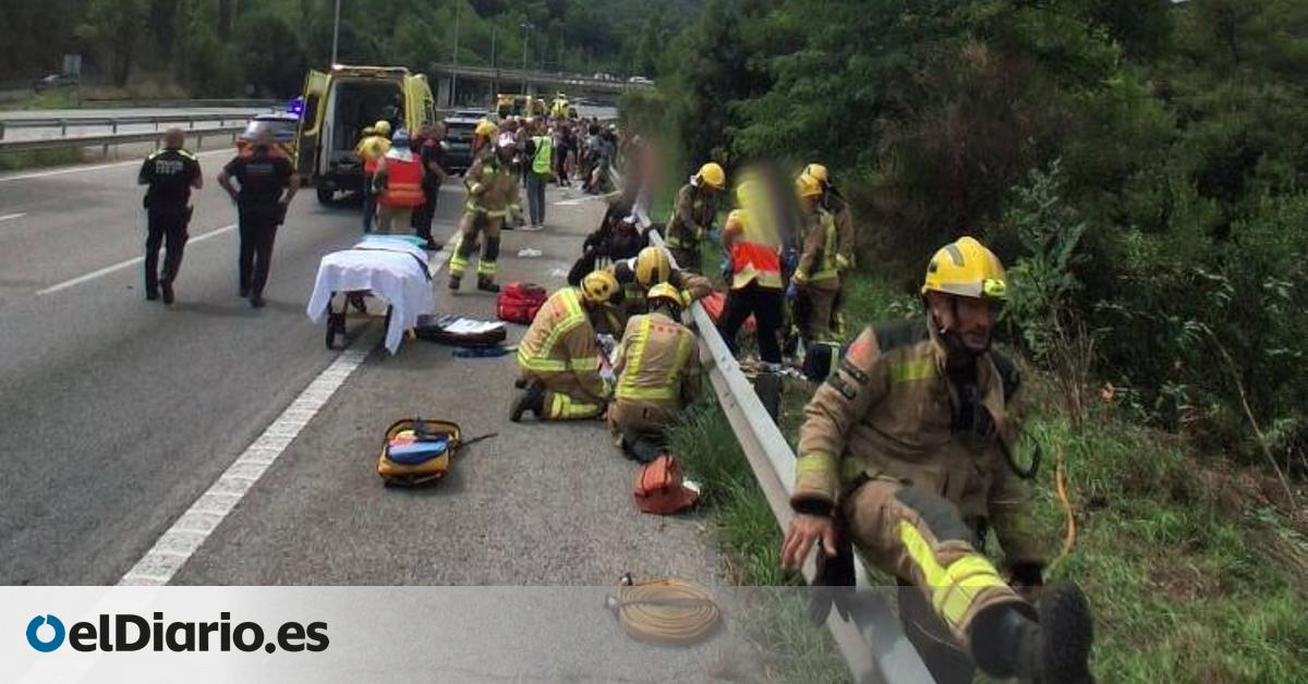 Tres heridos graves al volcar un autobús con 60 pasajeros en la localidad barcelonesa de Santa Susanna