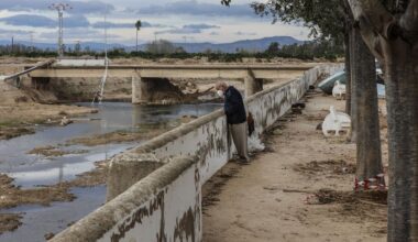 La Generalitat no avisó de forma específica de la llegada del mal tiempo a los usuarios de la teleasistencia antes de la DANA | Sociedad