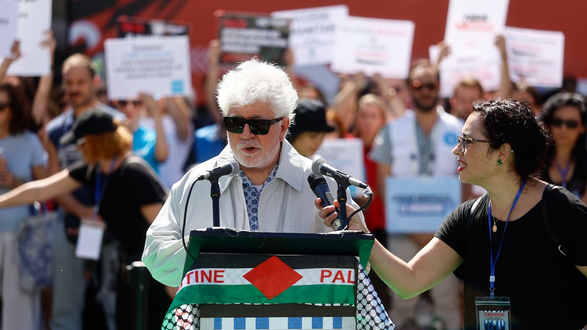 Almodóvar despierta el aplauso del público con su mensaje sobre Palestina durante el Festival de Cine de San Sebastián | Ocio y cultura