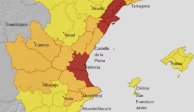 La Aemet activa el aviso rojo por lluvias torrenciales este lunes en Valencia y el norte de Castellón | Sociedad