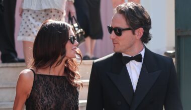 Las románticas fotos de Kaia Gerber y Lewis Pullman en su debut como pareja en el Festival de Venecia