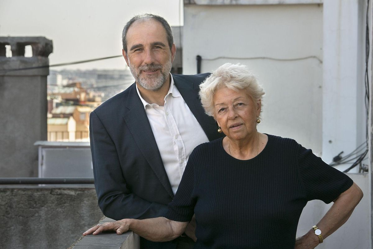 Los editores Juan cerezo y Beatriz de Moura, retratados en 2019.