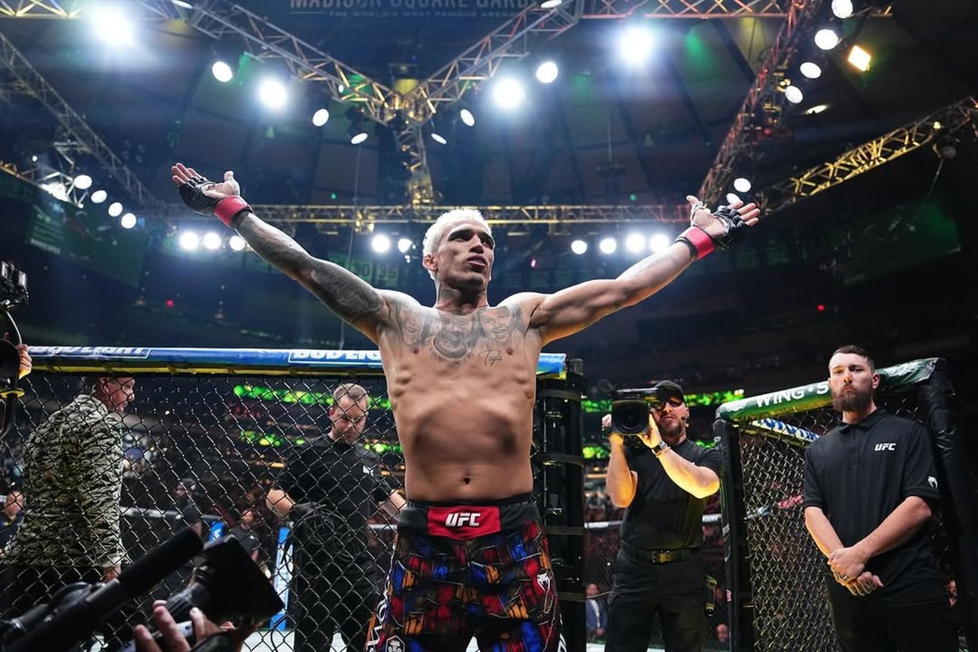 Charles Oliveira, antes de un combate en la UFC 