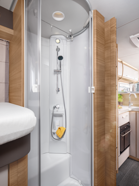 Ducha de la Knaus L!VE I 900 LEG
