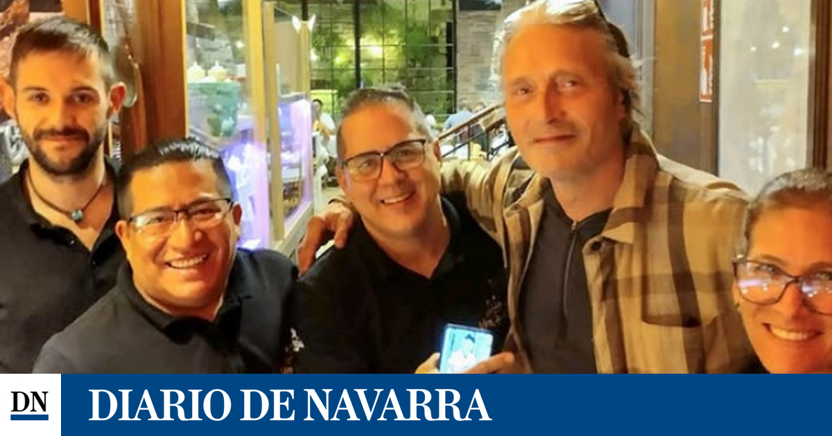 Mads Mikkelsen, el "villano" de la última de Indiana Jones, de cena en un restaurante de Pamplona