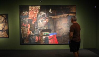 Antoni Clavé sale del olvido 20 años después de su muerte con una exposición en Barcelona