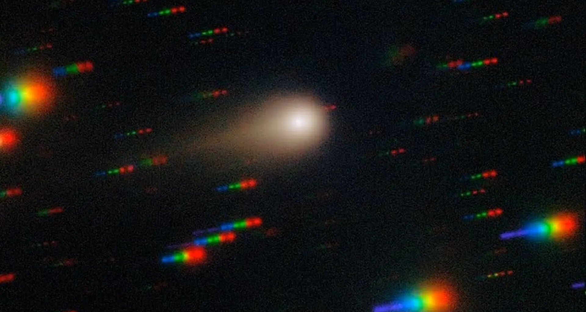 Difunden la impactante primera imagen en color del cometa 3I/ATLAS en su viaje a 221.000 km/h