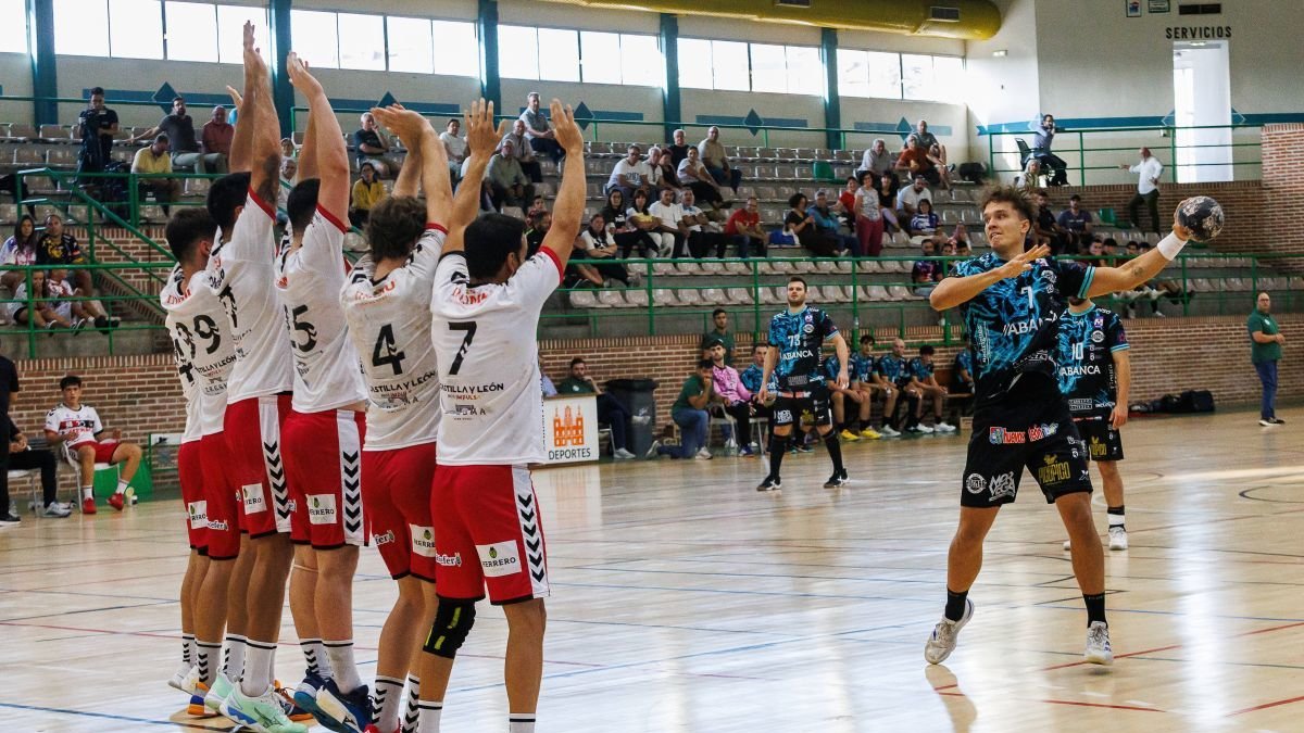 El Abanca Ademar no pudo despedir su pretemporada con un resultado positivo.