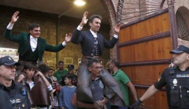 Galán y Pérez de Gregorio inauguran la feria taurina de Valladolid con puerta grande