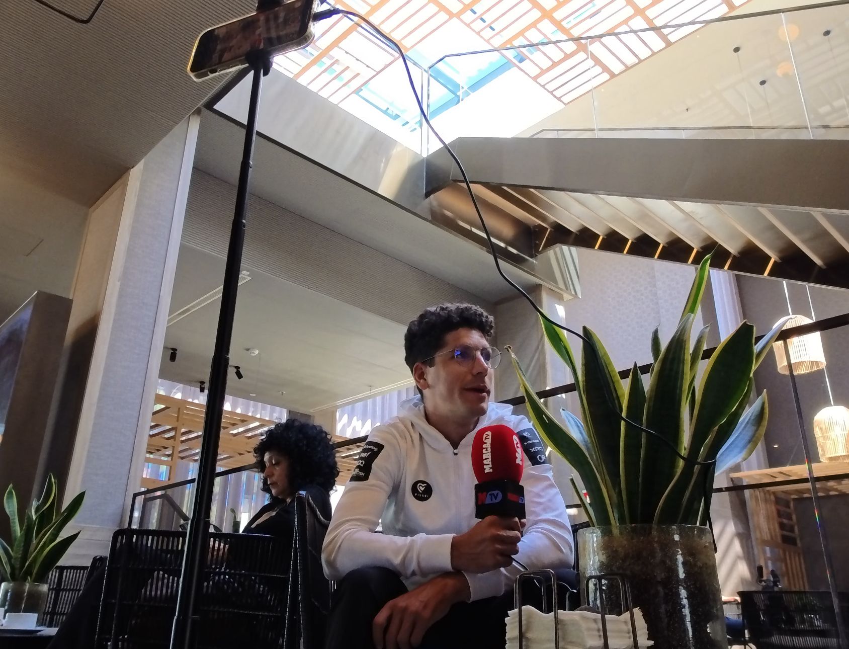 Almeida, durante la entrevista en Vigo.